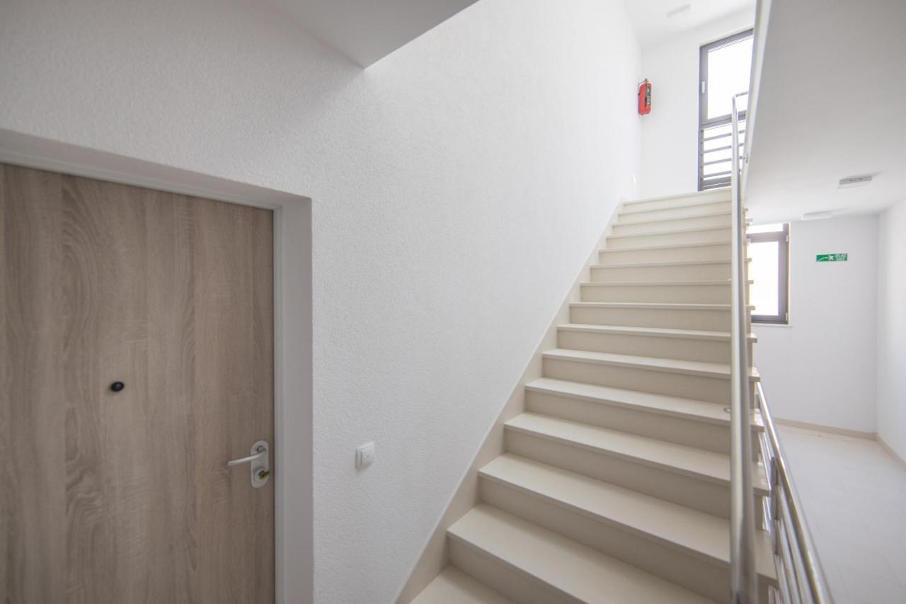 Delux Apartments Sunset Beach بروماجنا الغرفة الصورة