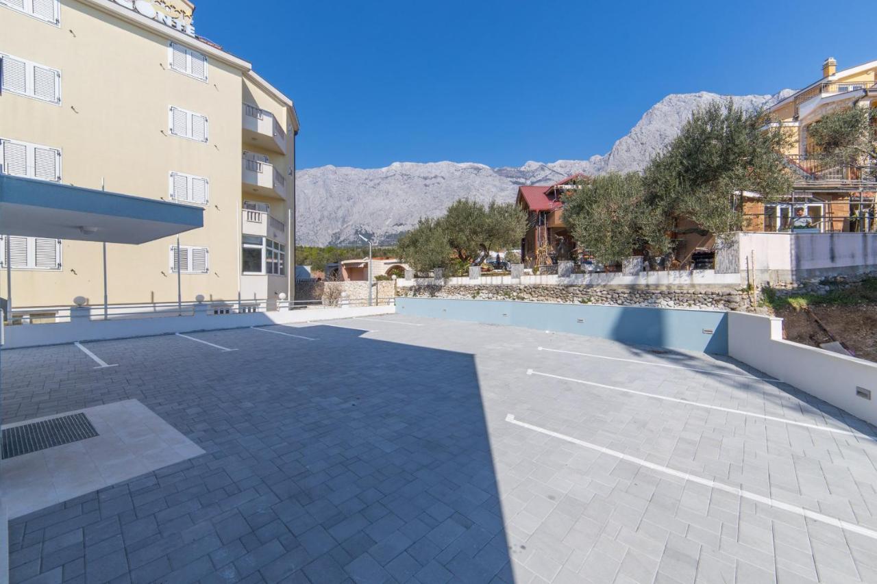 Delux Apartments Sunset Beach بروماجنا الغرفة الصورة